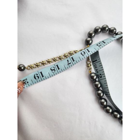 Heidi Daus Say it With Style Crystal Accent Lucite Necklace White Silver Regency - Picture 9 of 9